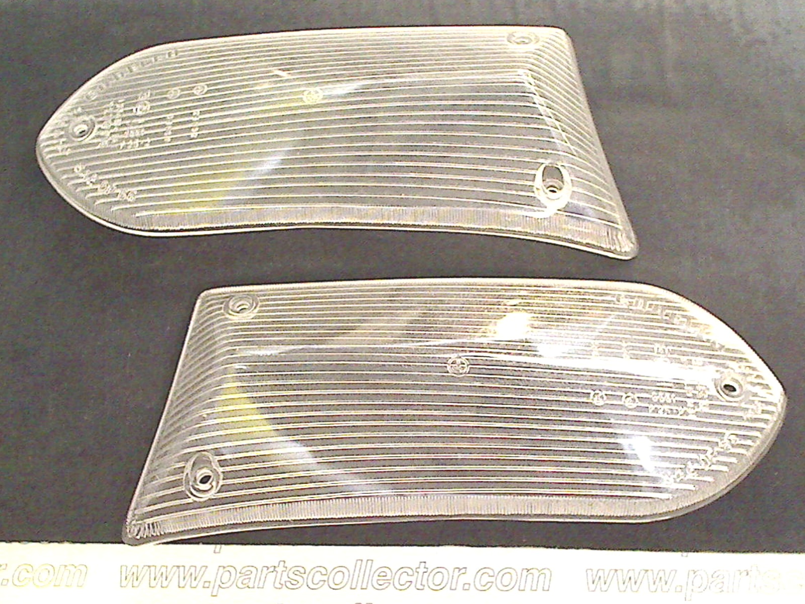 PAIR OF TAIL LIGHT LENS